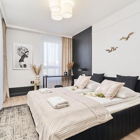 Deluxe Studio Braniborska Near Market Square -With Free Garage By Renters Вроцлав Экстерьер фото